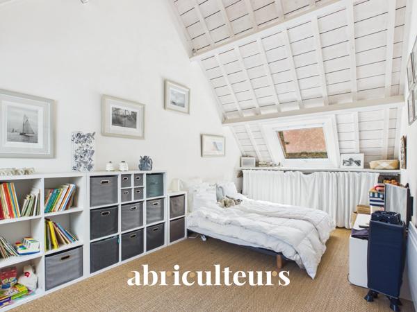 Belle maison familiale contemporaine à 600 m de la plage de 197 m² en vente à Carnac (56340)