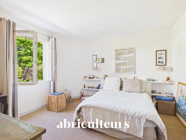 Belle maison familiale contemporaine à 600 m de la plage de 197 m² en vente à Carnac (56340)