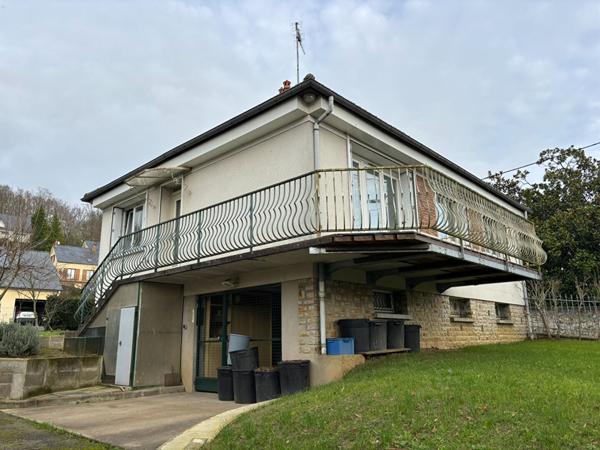 PAVILLON SUR SOUS SOL A LA FLECHE