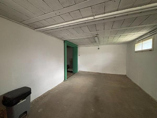 PAVILLON SUR SOUS SOL A LA FLECHE