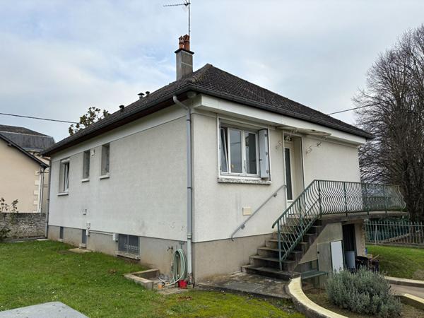 PAVILLON SUR SOUS SOL A LA FLECHE