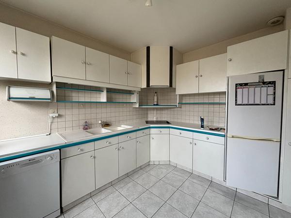 PAVILLON SUR SOUS SOL A LA FLECHE