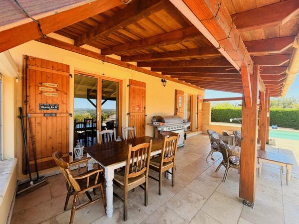 Maison 4 chambres avec piscine chauffée et vues panoramiques près de Gourdon