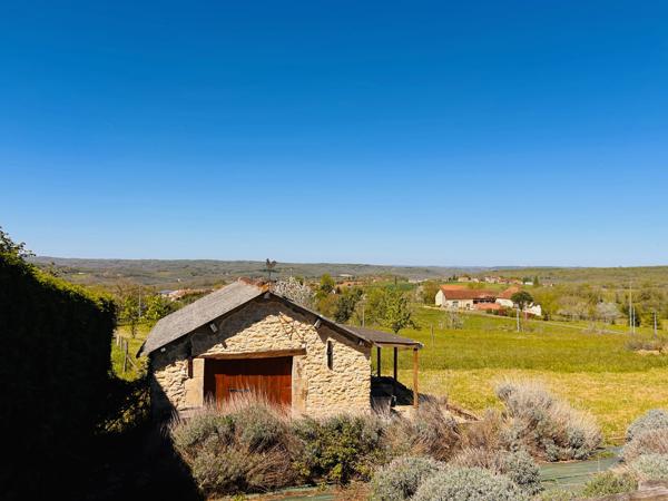 Maison 4 chambres avec piscine chauffée et vues panoramiques près de Gourdon