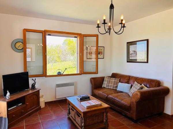 Maison 4 chambres avec piscine chauffée et vues panoramiques près de Gourdon