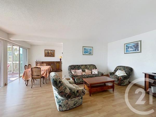 Appartement T4 à vendre  4 pièces - 93 m 2   FREJUS  - 83