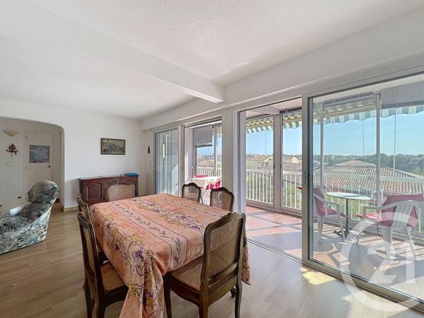 Appartement T4 à vendre  4 pièces - 93 m 2   FREJUS  - 83