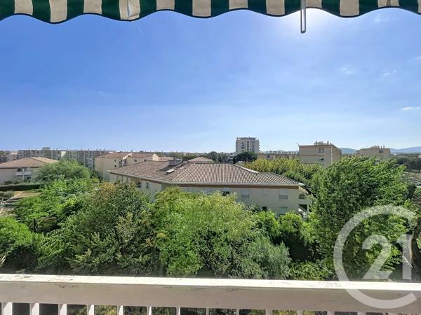 Appartement T4 à vendre  4 pièces - 93 m 2   FREJUS  - 83