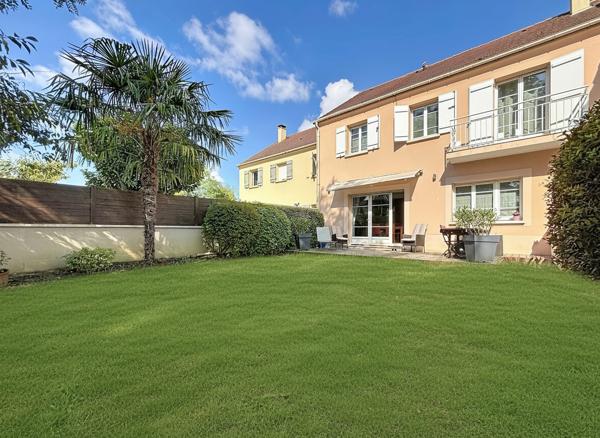 CLAMART - LIMITE ISSY LES MOULINEAUX - Maison 7 pièces avec terrasse et jardin