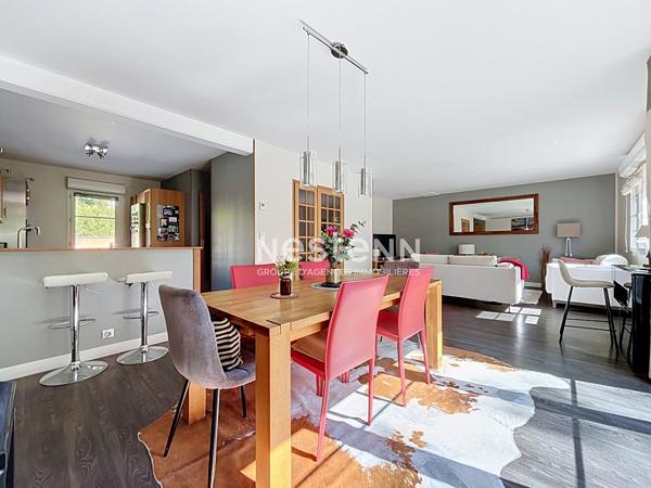 CLAMART - LIMITE ISSY LES MOULINEAUX - Maison 7 pièces avec terrasse et jardin