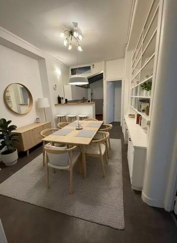 Vente                                                      Appartement
                        
                     4 pièces                      107 m2                     à Paris 5