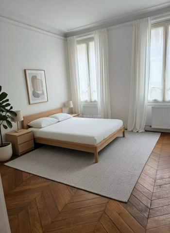 Vente                                                      Appartement
                        
                     4 pièces                      107 m2                     à Paris 5