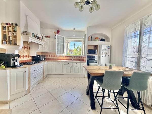 Belle maison familiale de 4 chambres, proche de toutes les commodités