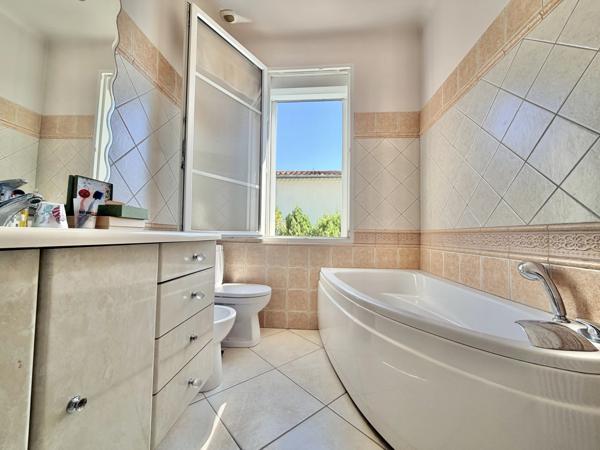 Belle maison familiale de 4 chambres, proche de toutes les commodités