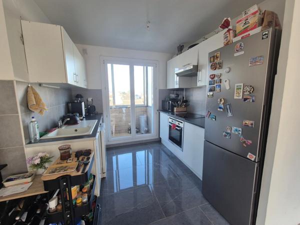 SOUS OFFRE D'ACHAT – T4 lumineux 61 m² avec balcons et parking - Vivre au calme avec vue montagnes