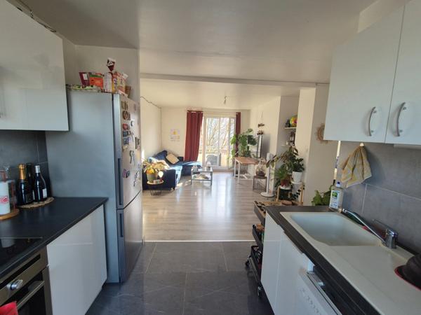 SOUS OFFRE D'ACHAT – T4 lumineux 61 m² avec balcons et parking - Vivre au calme avec vue montagnes
