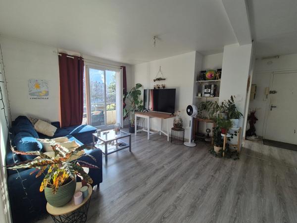 SOUS OFFRE D'ACHAT – T4 lumineux 61 m² avec balcons et parking - Vivre au calme avec vue montagnes