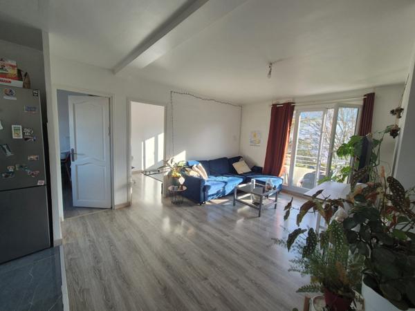 SOUS OFFRE D'ACHAT – T4 lumineux 61 m² avec balcons et parking - Vivre au calme avec vue montagnes