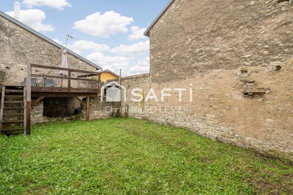 Appartement rénové 94,5m2, deux chambres, terrasse suspendue et jardin