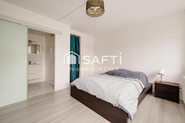 Appartement rénové 94,5m2, deux chambres, terrasse suspendue et jardin