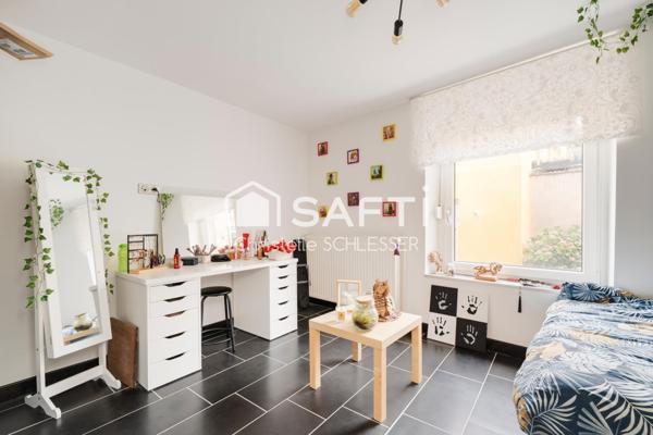 Appartement rénové 94,5m2, deux chambres, terrasse suspendue et jardin