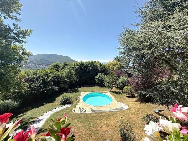 Maison à vendre 8 pièces + dépendances de 237 m2 VETRAZ MONTHOUX (74). Terrain de 1700 m2