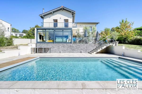 SAINT-DIDIER-AU-MONT-D’OR — SOMPTUEUSE MAISON CONTEMPORAINE AVEC PISCINE | 203 m² | TERRAIN 2 134 m²