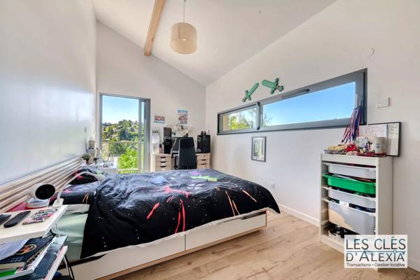 SAINT-DIDIER-AU-MONT-D’OR — SOMPTUEUSE MAISON CONTEMPORAINE AVEC PISCINE | 203 m² | TERRAIN 2 134 m²