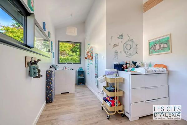 SAINT-DIDIER-AU-MONT-D’OR — SOMPTUEUSE MAISON CONTEMPORAINE AVEC PISCINE | 203 m² | TERRAIN 2 134 m²