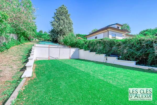 SAINT-DIDIER-AU-MONT-D’OR — SOMPTUEUSE MAISON CONTEMPORAINE AVEC PISCINE | 203 m² | TERRAIN 2 134 m²