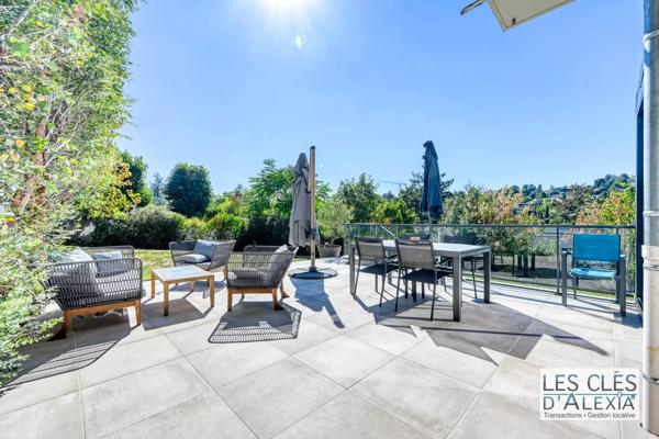 SAINT-DIDIER-AU-MONT-D’OR — SOMPTUEUSE MAISON CONTEMPORAINE AVEC PISCINE | 203 m² | TERRAIN 2 134 m²
