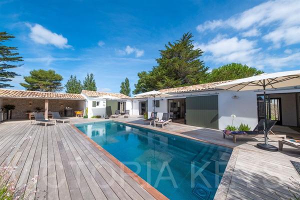Villa à vendre avec piscine - Le Bois Plage en Ré.
