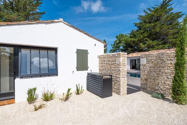 Villa à vendre avec piscine - Le Bois Plage en Ré.