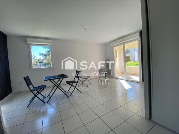 Appartement en rez-de-chaussée, avec loggia !