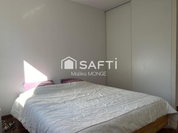 Appartement en rez-de-chaussée, avec loggia !