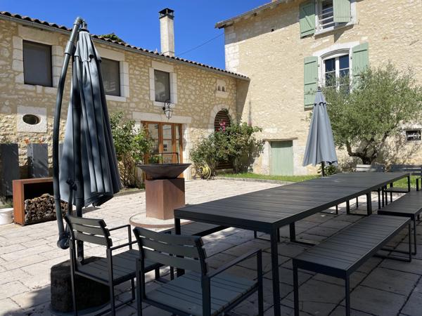 Prestigieux domaine équestre situé sur 41 hectares avec un lac