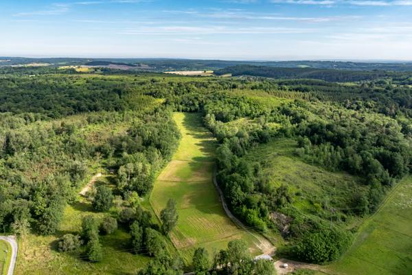 Prestigieux domaine équestre situé sur 41 hectares avec un lac