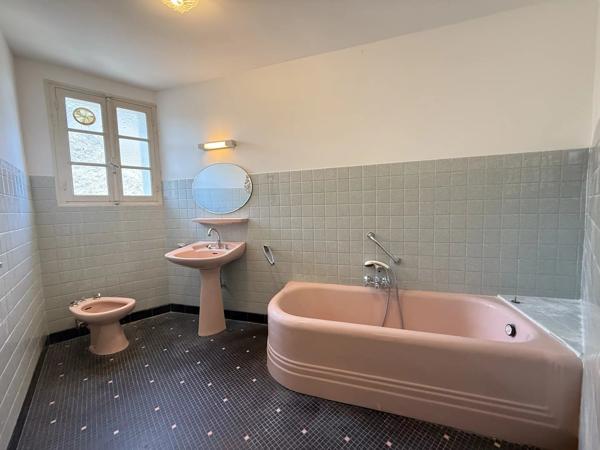 Maison de village avec beaucoup de potentiel