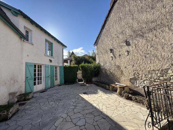 Maison de village avec beaucoup de potentiel
