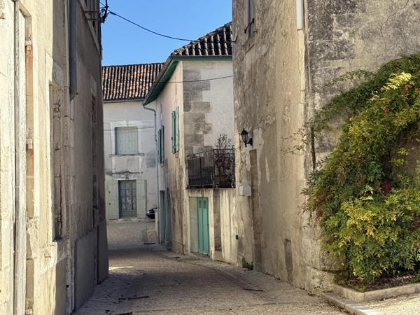 Maison de village avec beaucoup de potentiel