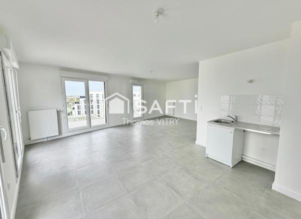 Appartement lumineux avec grande terrasse à Bondy