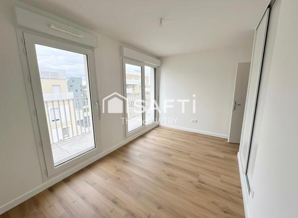 Appartement lumineux avec grande terrasse à Bondy