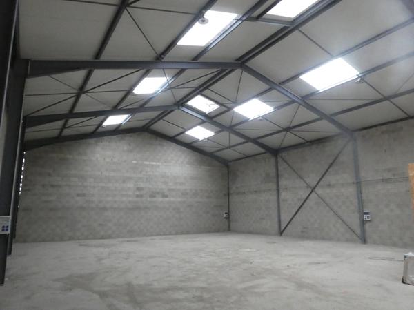 Local d'activité neuf 350 m2 DARVOY