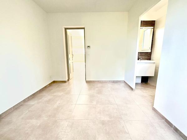 La Ciotat Maison récente T4 avec chambre au RDC garage et jardin - Havre de Paix.