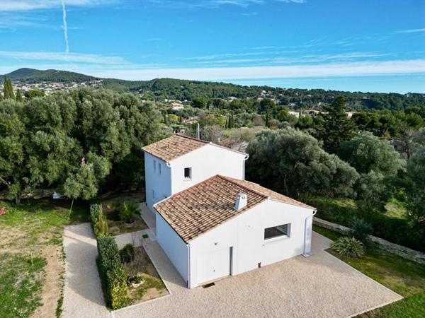 La Ciotat Maison récente T4 avec chambre au RDC garage et jardin - Havre de Paix.