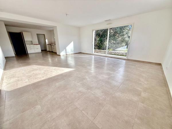 La Ciotat Maison récente T4 avec chambre au RDC garage et jardin - Havre de Paix.
