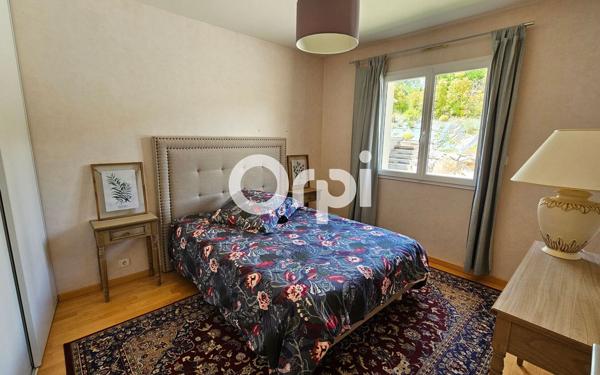 Maison à vendre    8 pièces •  Veyre-Monton