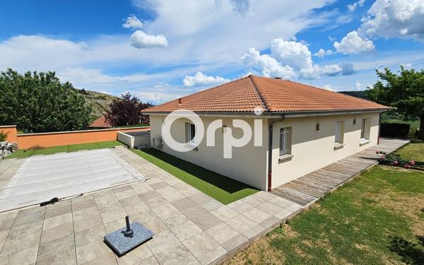 Maison à vendre    8 pièces •  Veyre-Monton