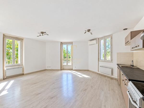 ✨ À louer à Narbonne ! Charmant T3 de plus de 61 m², lumineux, climatisé et à deux pas du centre-ville.