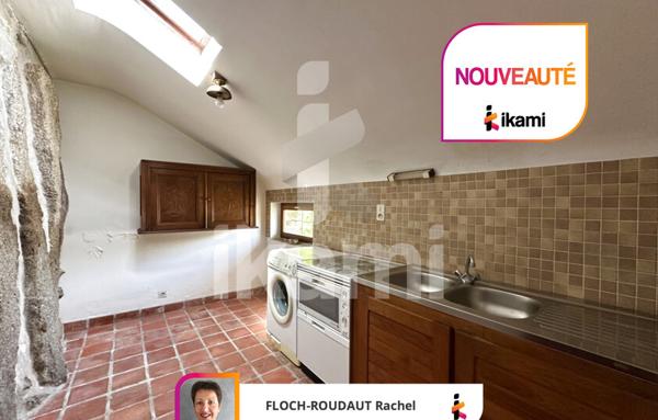 Exceptionnelle maison en pierres debout au centre de Trégunc